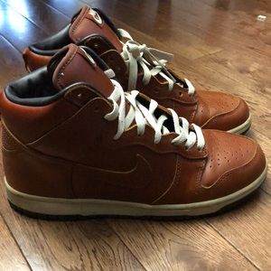 Dunk Hi Premium Curry - 305808-771